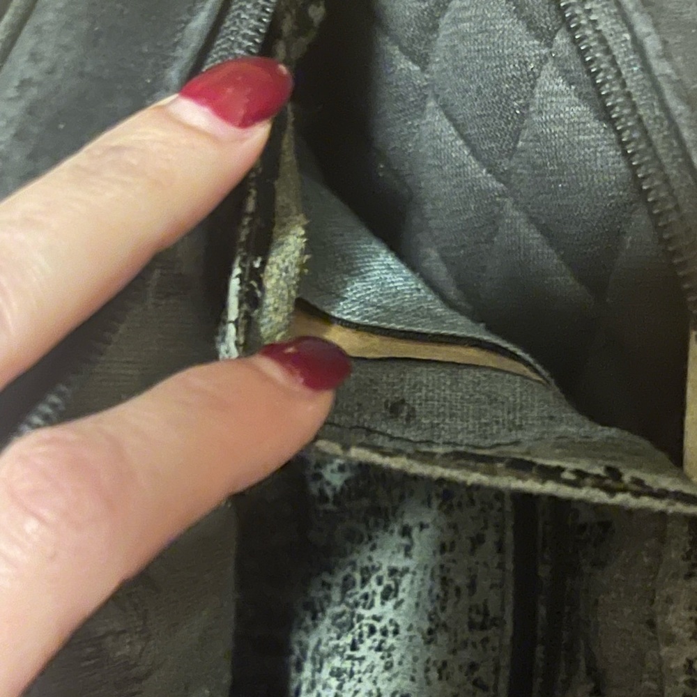 CHANEL Black Quilted Bag - Picture 13 of 14